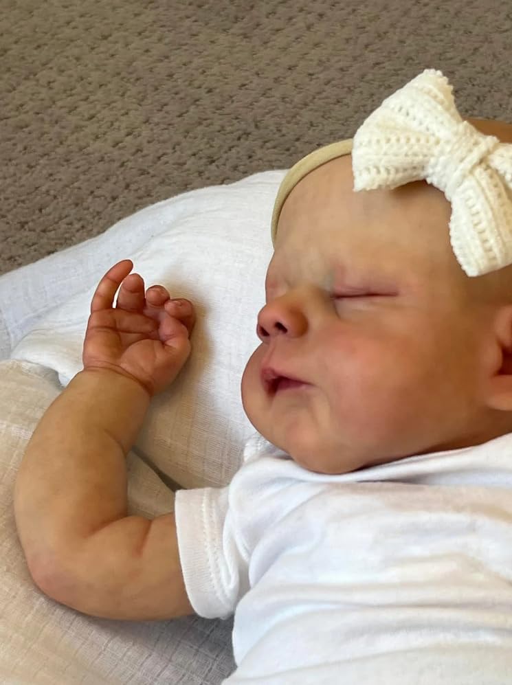 18 Inch Lifelike Baby Doll Realistic Reborn Sleeping Toy