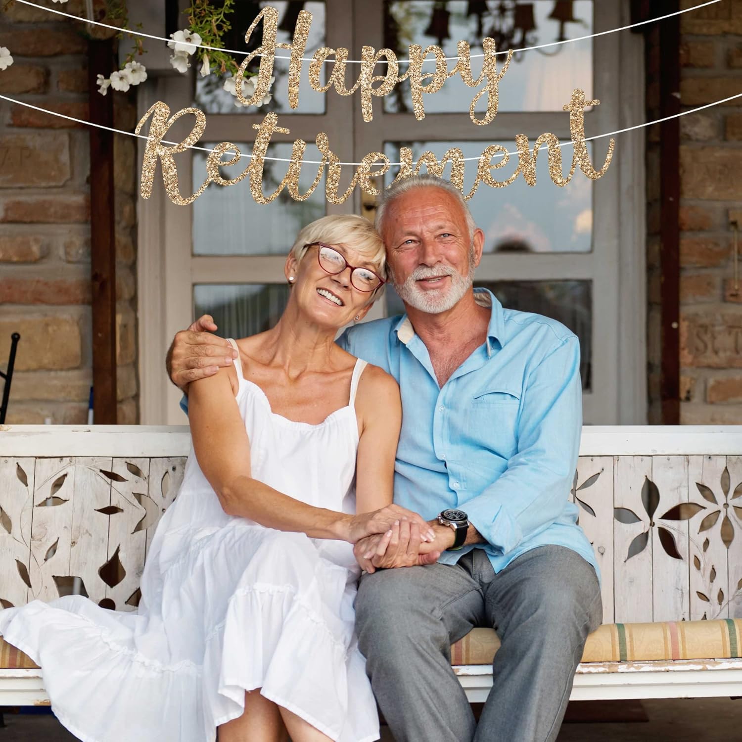 Pre-Strung Gold Glitter Happy Retirement Banner