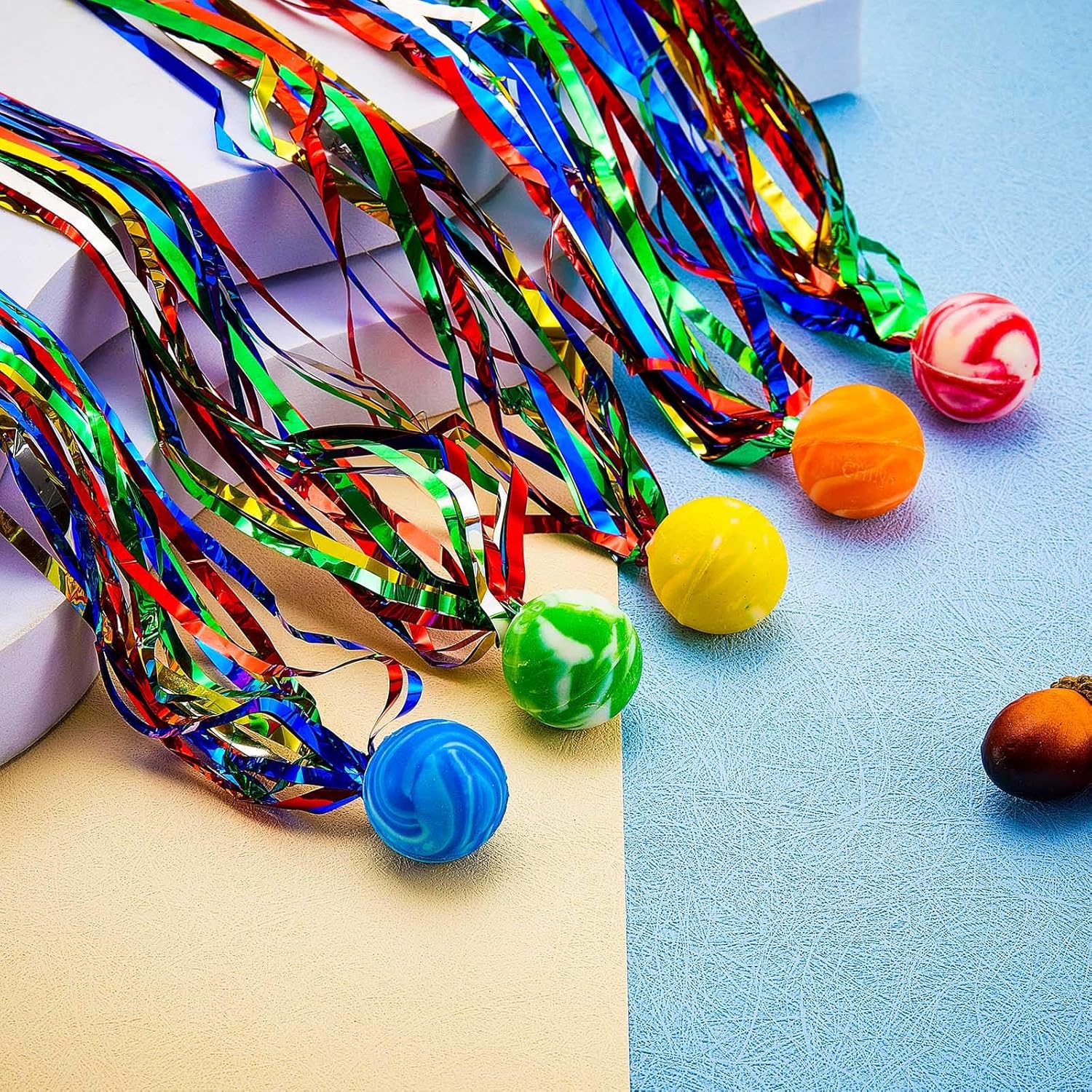 Hungdao 30 Pcs Bouncy Balls with Streamers