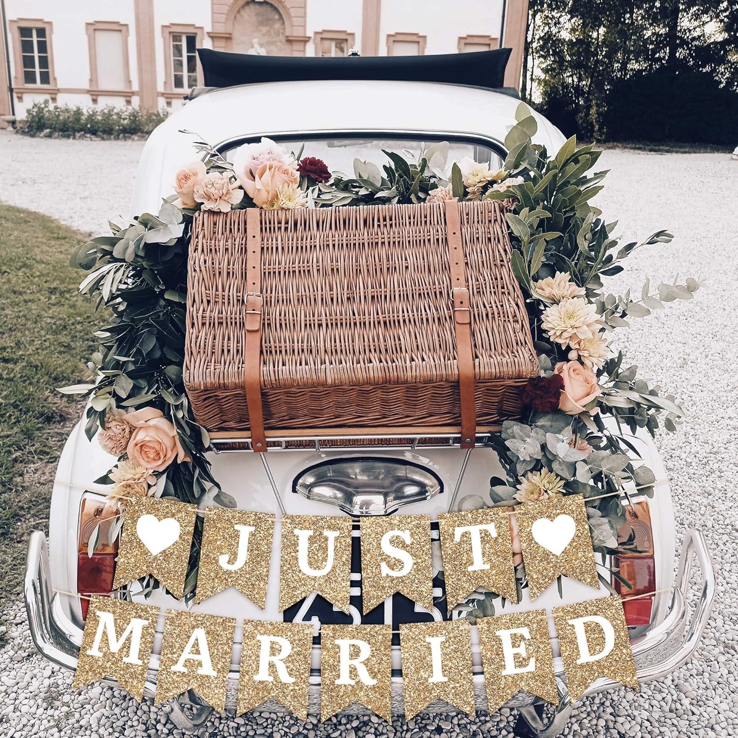Pre-Strung Gold Glitter Just Married Banner