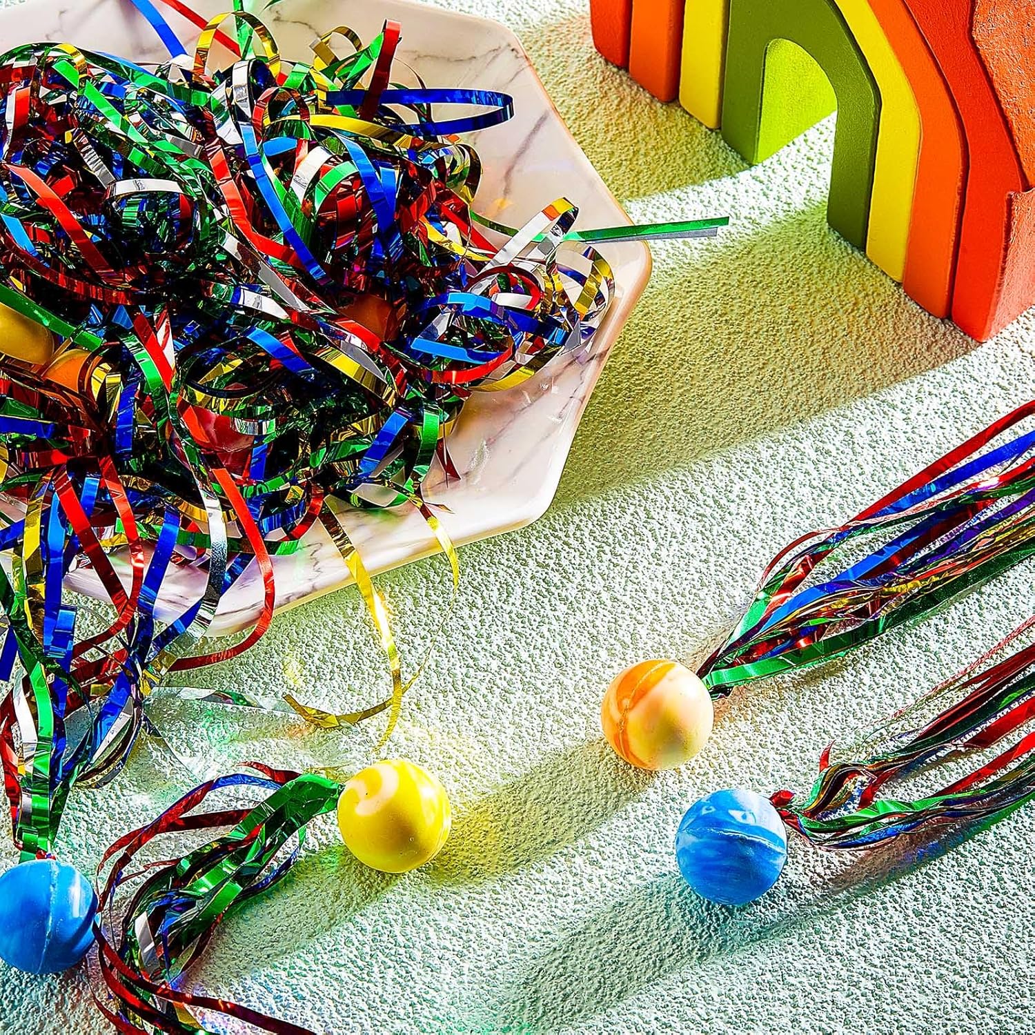 Hungdao 30 Pcs Bouncy Balls with Streamers